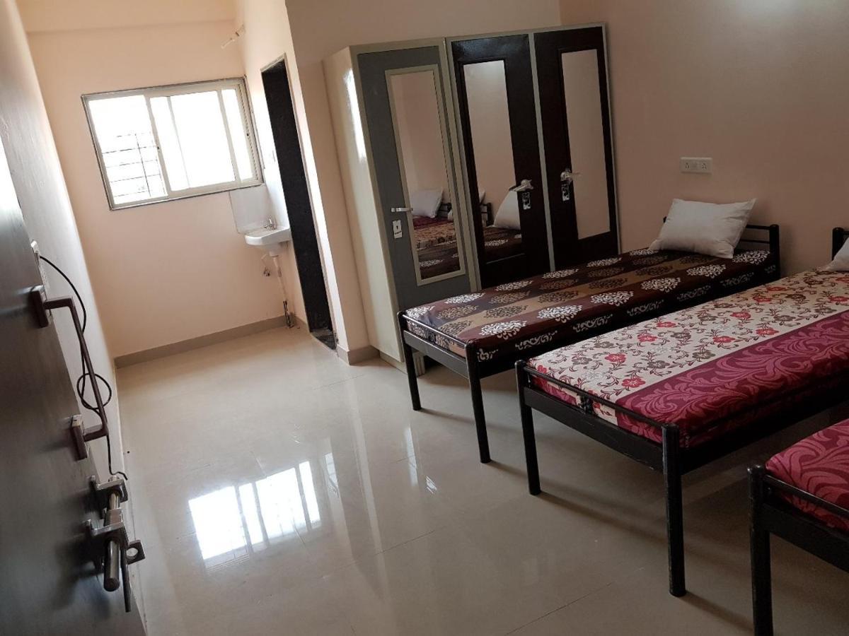Imperial Pg Services Pune Extérieur photo