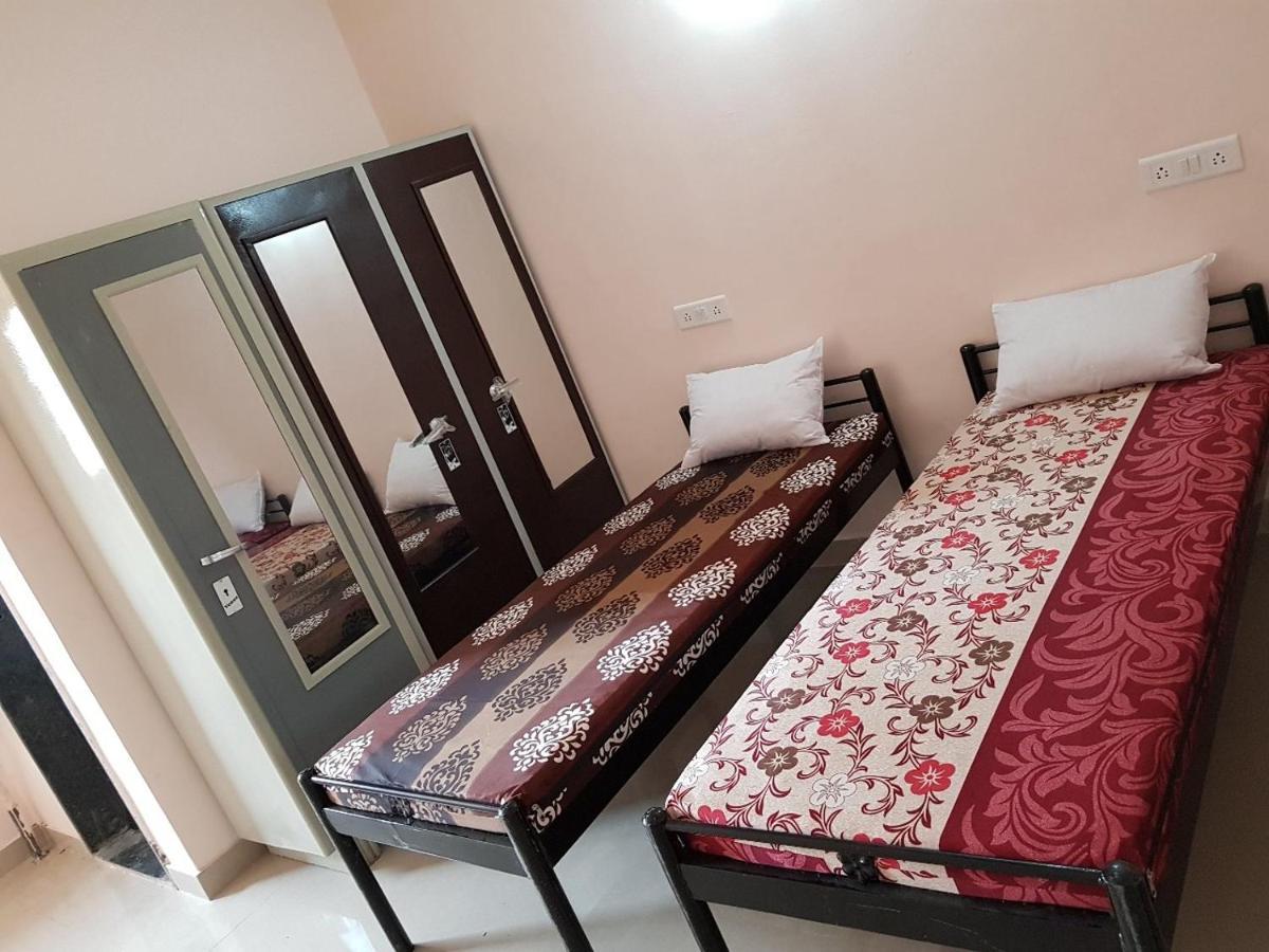 Imperial Pg Services Pune Extérieur photo